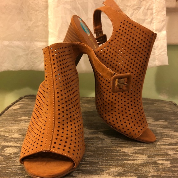 🌼 Madden NYC Shoes - New Without Box 🌼 - Picture 1 of 3